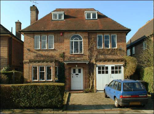 17 Litchfield Way
